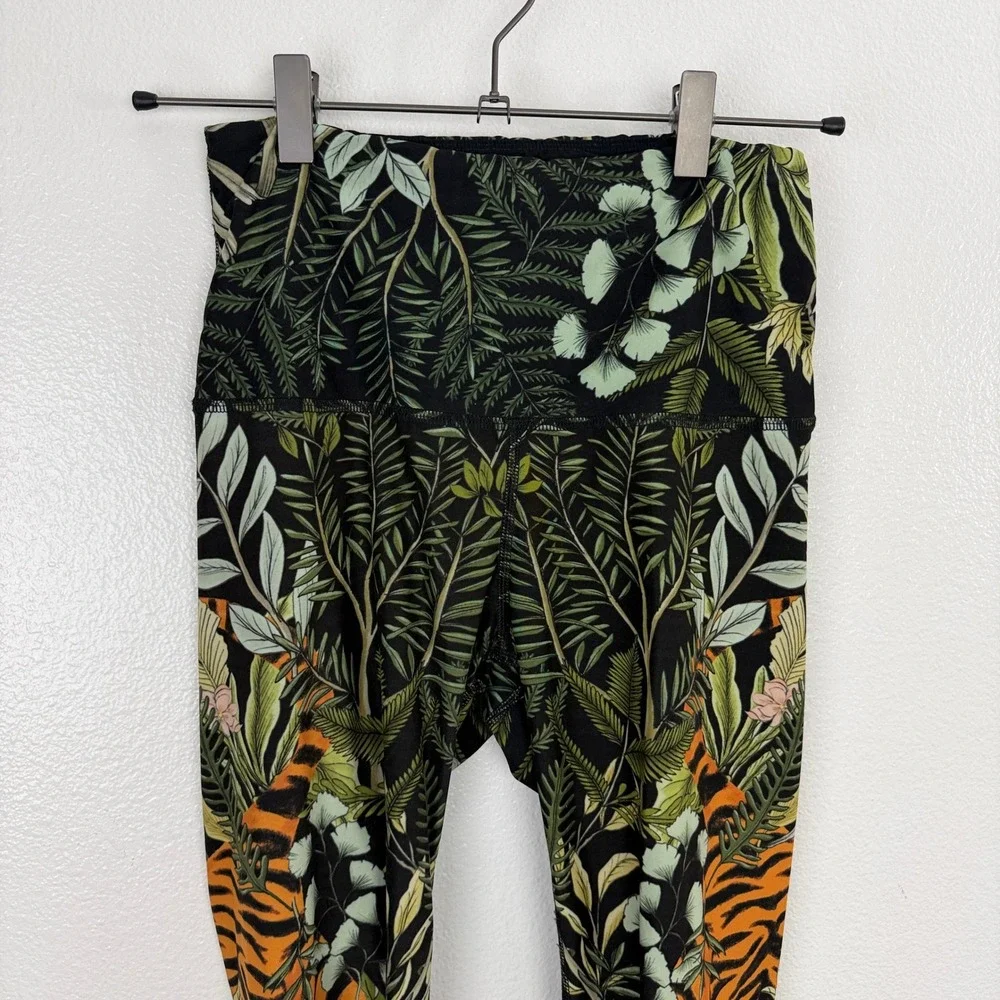 Yoga Democracy Leggings Womens XS Black Green Tiger Jungle Botanical Print Capri - Picture 2 of 9